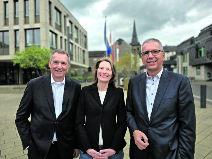 Beate Händeler mit Dirk Wittmer und Udo Zimmermann. Foto: Alexander Heinz