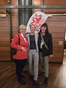 Pia Dorn, Vorsitzende der Miteinander Freiwilligenbörse Ratingen, Bettina Warnecke, Landrätin Kreis Mettmann und Annette Koewius beim UVR Empfang, Bild: Alexander Heinz