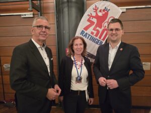 Udo Zimmermann, Sparkasse HRV, Dr. Bettina Warnecke, Landrätin Kreis Mettmann und Patrick Anders, Bürgermeister Stadt Ratingen, beim UVR Neujahrsempfang 2026, Bild: Alexander Heinz