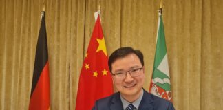 Yu Yong: „Mich beeindruckt die Lebensfreunde und Herzlichkeit dieses Landes“