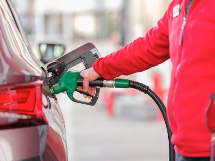engin_akyurt-gas-station-8626683 Die EGRO MEDIENGRUPPE VERLOST FÜR 10.000 EURO TANKGUTSCHEINE