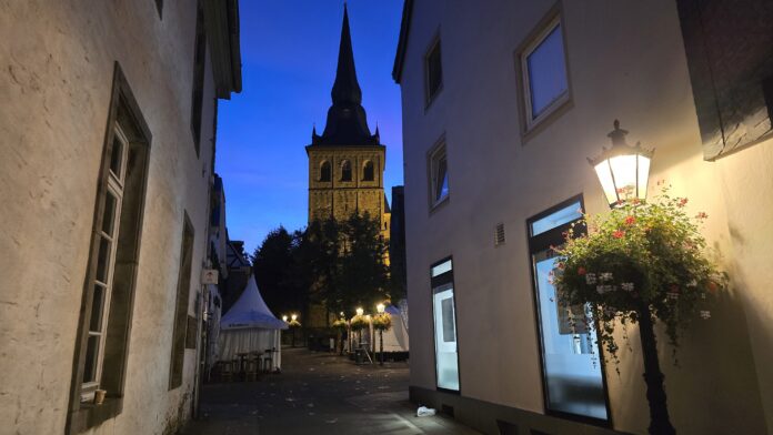 20240922_064327 Blick auf St. Peter und Paus am Abend. Bild: Alexander Heinz