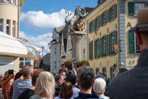 Tanzaufführung der Erich Kästner Grundschule auf dem Marktplatz, Bild: Alexander Heinz
