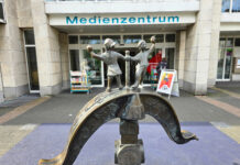 Märchen im Erzähltheater Eingang des Medienzentrums Ratingen, Bild: Alexander Heinz