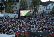 Nicht nur Julian Nagelsmann entscheidet Der Marktplatz beim Public Viewing Spiel gegen die Elfenbeinküste, Bild: Alexander Heinz