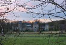 Geschichte zum Anfassen Blick auf die Wasserburg Haus zum Haus vom Hauser Ring bei Sonnenuntergang, Bild: Alexander Heinz