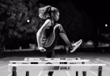 Die Könige kehren zurück Symbolbild: Der Mehrkampf vereint Sprint, Sprung, Wurf und Ausdauer. Foto: Jadon Johnson/Unsplash