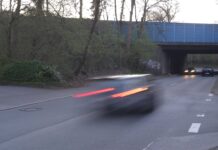 Verdacht auf unerlaubte Nutzung von Urlauberautos – auch für Straftaten und illegale Rennen Schneller als die Polizei erlaubt und dann noch ohne Genehmigung des Halters, Bild: Alexander Heinz