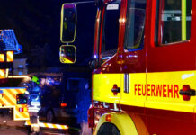 Mehrere Wohncontainer in Flammen – Polizei Ratingen bittet um Hinweise In Ratingen haben am vergangenen Montagmorgen mehrere Wohncontainer gebrannt. Foto: Polizei Kreis Mettmann