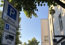 Parkzone am Ratinger Ostbahnhof soll „Flughafenparker“ fernhalten Mittels der angepassten Parkregelungen soll nun in Ratingen gegen "Flughafenparker" vorgegangen werden. Foto: CDU-Fraktion Ratingen, Claus Köster