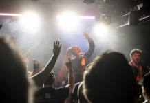 Lintorfer Manege: „Manege Madness“ bringt die Bühne wieder zum Beben Die Band Stellvris mit Sängerin Nicol war schon beim ersten Konzertformat „Manege Madness“ dabei. Foto: Stadt Ratingen