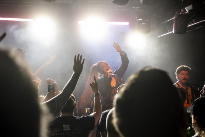 2026-07-30-Nicol_Stellvris Die Band Stellvris mit Sängerin Nicol war schon beim ersten Konzertformat „Manege Madness“ dabei. Foto: Stadt Ratingen