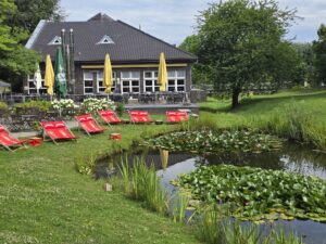 Idyllisch gelegen, das Clubhaus Grevenmühle, Bild: Alexander Heinz