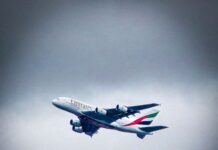 MIT Ratingen wirbt für starke Rahmenbedingungen am Flughafen Düsseldorf Airbus A 380 über Ratingen im Anflug auf den Düsseldorfer Flughafen, Bild: Alexander Heinz