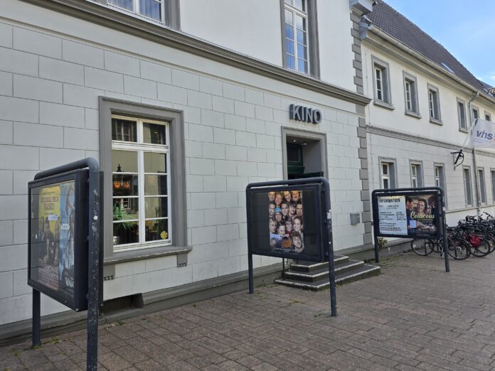 Kino Ratingen Eingang des Ratinger Kinos auf der Lintorfer Straße, Bild: Alexander Heinz