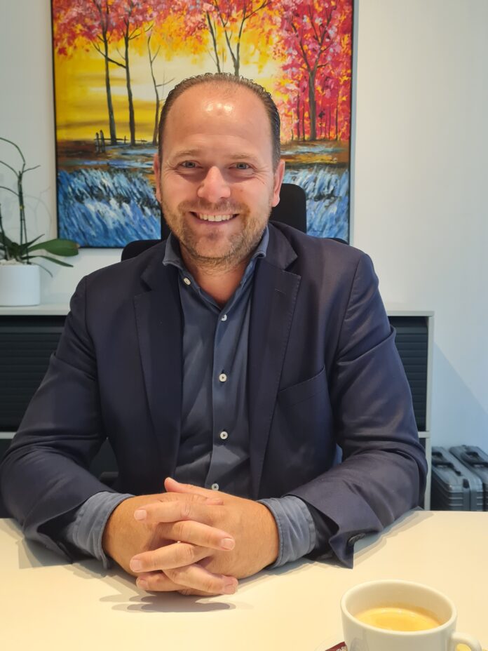 Michael Schneider
