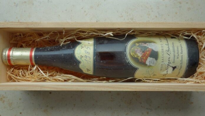Rtg. Wein2 Die 1985er Flasche aus Michael Baaskes Keller, Bild; Privat