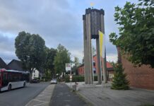 Gemeindefest St. Suitbertus lädt zum gemeinsamen Feiern ein Der markante Turm der St. Suitbertus Kirche, Bild: Alexander Heinz