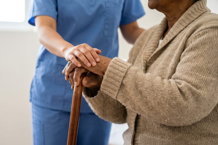erwinbosman-nurse-10377943_1920 Die Pflegescouts des Kreises Mettmann haben sich zur Jahrestagung getroffen. Foto (Symbolbild) Pixabay