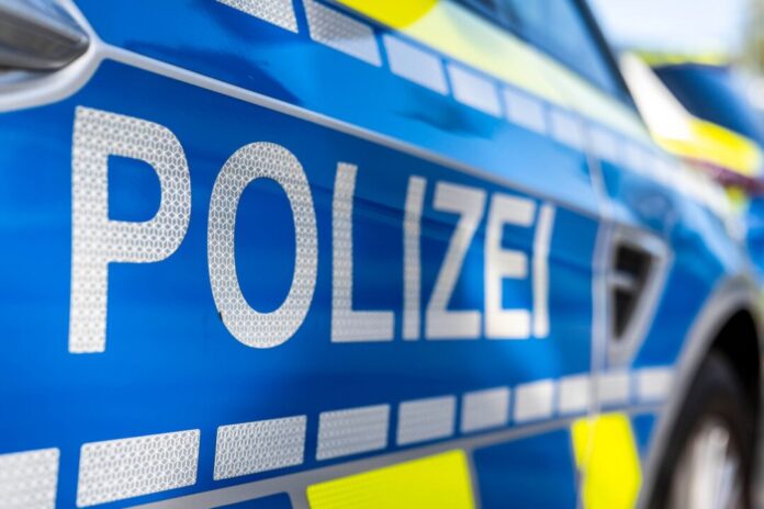Symbolbild - Blaulicht Die vermisste Jugendliche aus Ratingen ist wohlbehalten in bergkamen aufgefunden worden. (Symbolbild)