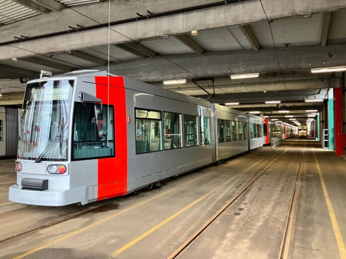 Rheinbahn Bahnen stehen in einem Depot der Rheinbahn in Düsseldorf. Foto: Volker Danisch/dpa