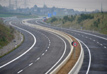 Lückenschluss: Sperrung auf der A44 bei Ratingen Die Autobahn A44 zwischen Heiligenhaus und Velbert kurz vor der Freigabe. Foto: Mathias Kehren