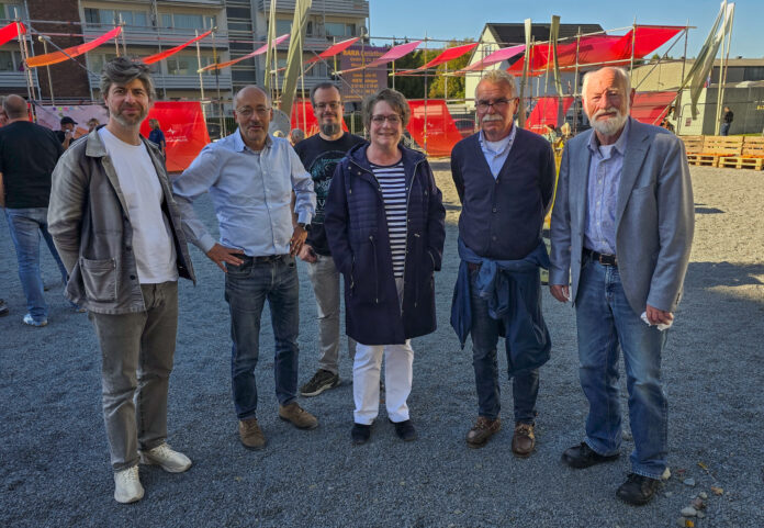 Aktion Neue Mitte Tiefenbroich Prof. Michael Weichler, Frank Boberg, Petra Cremer, Carsten Ipsch, Thomas Schröder und Wolfgang Diedrich (v.l.n.r.), Bild: Alexander Heinz