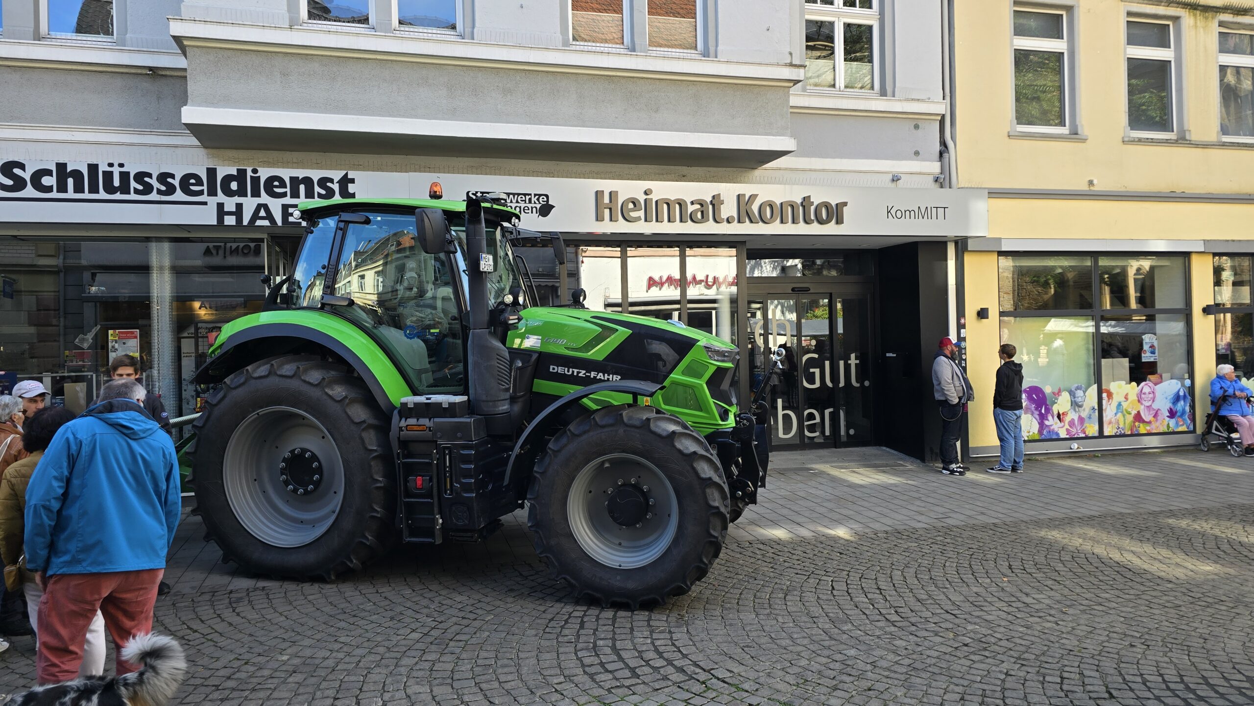 Traktoren in der Innenstadt, der Bauernmarkt ist da, Bild: Alexander Heinz