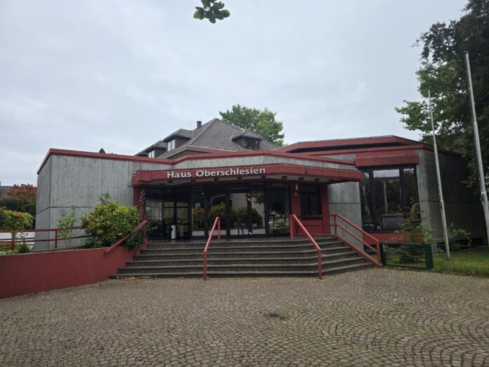 Haus Oberschlesien Eingang zum Haus Oberschlesien auf der Bahnhofstraße gegenüber dem Oberschlesischen Landesmuseums, Bild: Alexander Heinz