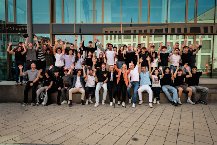 IMG_9165 Rund 60 Schülerinnen und Schüler aus umliegenden Schulen nahmen an der Auftaktveranstaltung des "IFP Teens" teil. Foto: Alexander Seidl