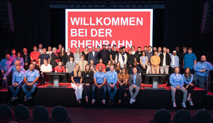 Neue Azubis 2026 49 junge Menschen starten heute ihre Ausbildung bei der Rheinbahn. Foto: Rheinbahn