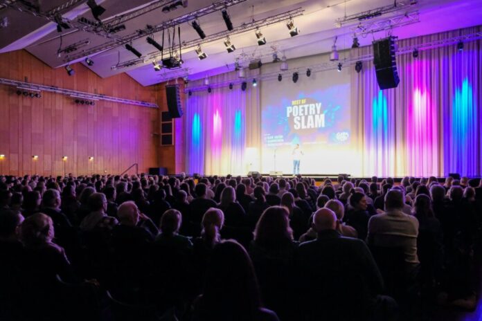Poetry-Slam Das Finale der Poetry Slam NRW-Landesmeisterschaften findet in Ratingen statt. Foto: Veranstalter