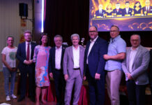 Von der Lebensfreude zur Besinnung, von Rosch Haschana zu Jom Kippur Freunde, Förderer und Mitglieder des Ratinger Vereins Schalom (v.r.n.l.), Heike Waerder, Florian Genbrock, Martina Köster-Flashar, Detlev Czoske, Dr. Oded Horowitz, Vlad Ilstein, Sebastian Wladarz, Dr. Wladislaw Korenblum und Benzion Kaplan, Bild: Alexander Heinz