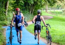 Triathlon macht das Angerbad noch einmal zur großen Sportarena Am Sonntag wird die 18. Auflage des Ratinger Triathlons stattfinden. Foto: Oliver Kubanek