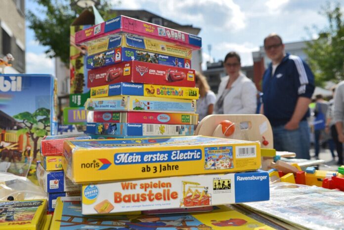 Troedelmarkt__Flohmarkt_MK8_7574 In alten Schätzen stöbern, das ist beim Trödelmarkt angesagt. Foto: Mathias Kehren