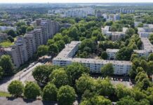 Familienzentrum Ratingen-West lädt zum Tag der offenen Tür ein Blick auf Ratingen West , Luftbild: Nestocom
