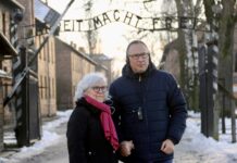 Erinnerung ist keine Ware: Dank aus Hösel für Liminskis Einsatz Sebastian Wladarz und Cornelia Stieler, Bild: Stiftung