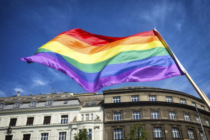 astrobobo-flag-4552833_1920 In Ratingen gibt es nun einen Ort für Quere Menschen ab 50. Foto: Pixabay (Symbolbild)