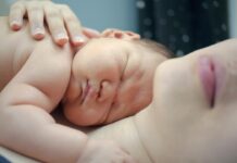 Unvermeidlich: Geburtshilfe am EVK Mettmann schließt Eine Mutter mit ihrem Baby. Foto: pixabay