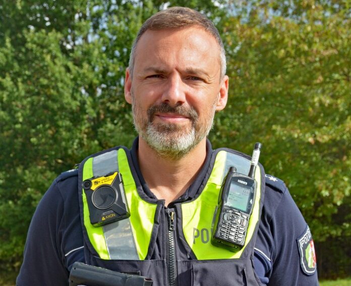 Michael Heck ist neuer Bezirksdienstbeamter in Tiefenbroich. Polizeihauptkommissar Michael Heck ist nun für Ratingen-Tiefenbroich zuständig. Foto: Polizei