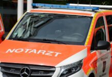 54-jähriger Ratinger Radfahrer nach Sturz schwerverletzt Ein Krankenwagen im Einsatz. Foto: Polizei