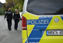 Ratinger Diebstahl: Grauer VW Multivan mit Mettmanner Kennzeichen entwendet In Ratingen wurde ein Auto geklaut. Foto: Polizei